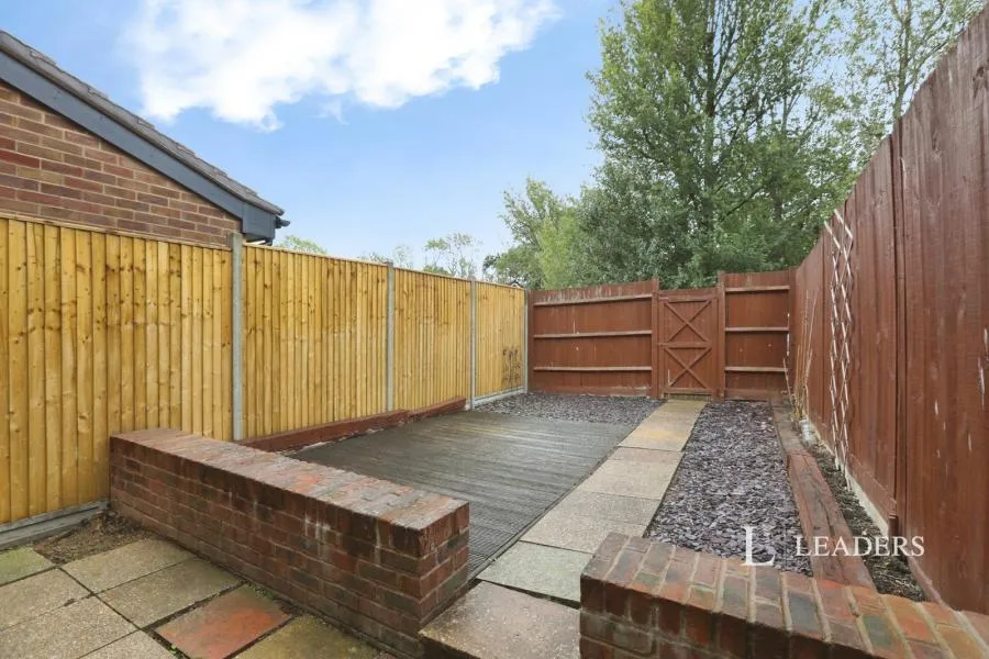 Sycamore Drive, East Grinstead, RH19, photo 20