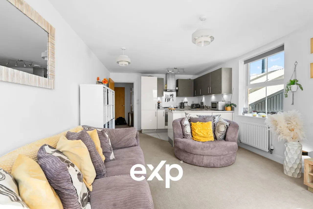 Latchmere Place, Ashford, TW15, photo 7