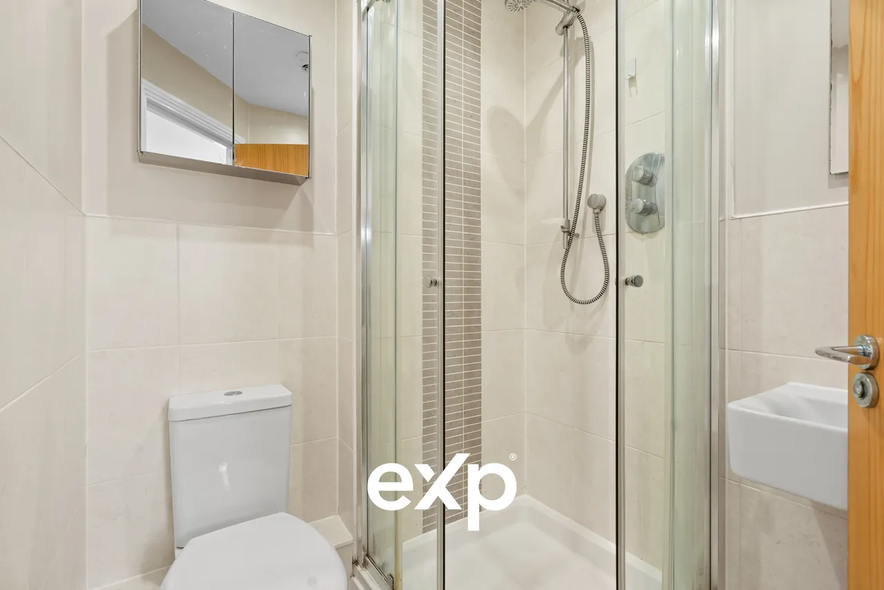 Latchmere Place, Ashford, TW15, photo 10