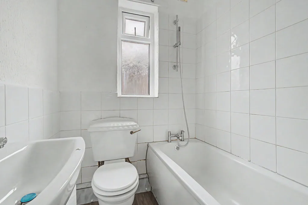 Millais Street, Manchester M40 9JX, photo 17