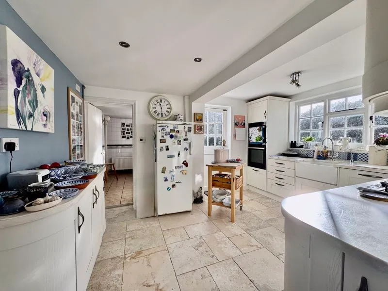 Abbey Road, Bourne End SL8 5NZ, photo 5