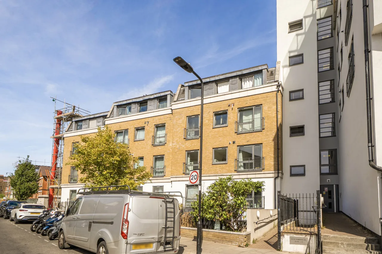 Uxbridge Road, Ealing, W13, photo 17