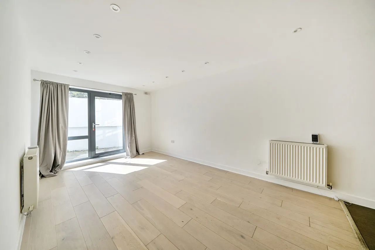 Uxbridge Road, Ealing, W13, photo 2
