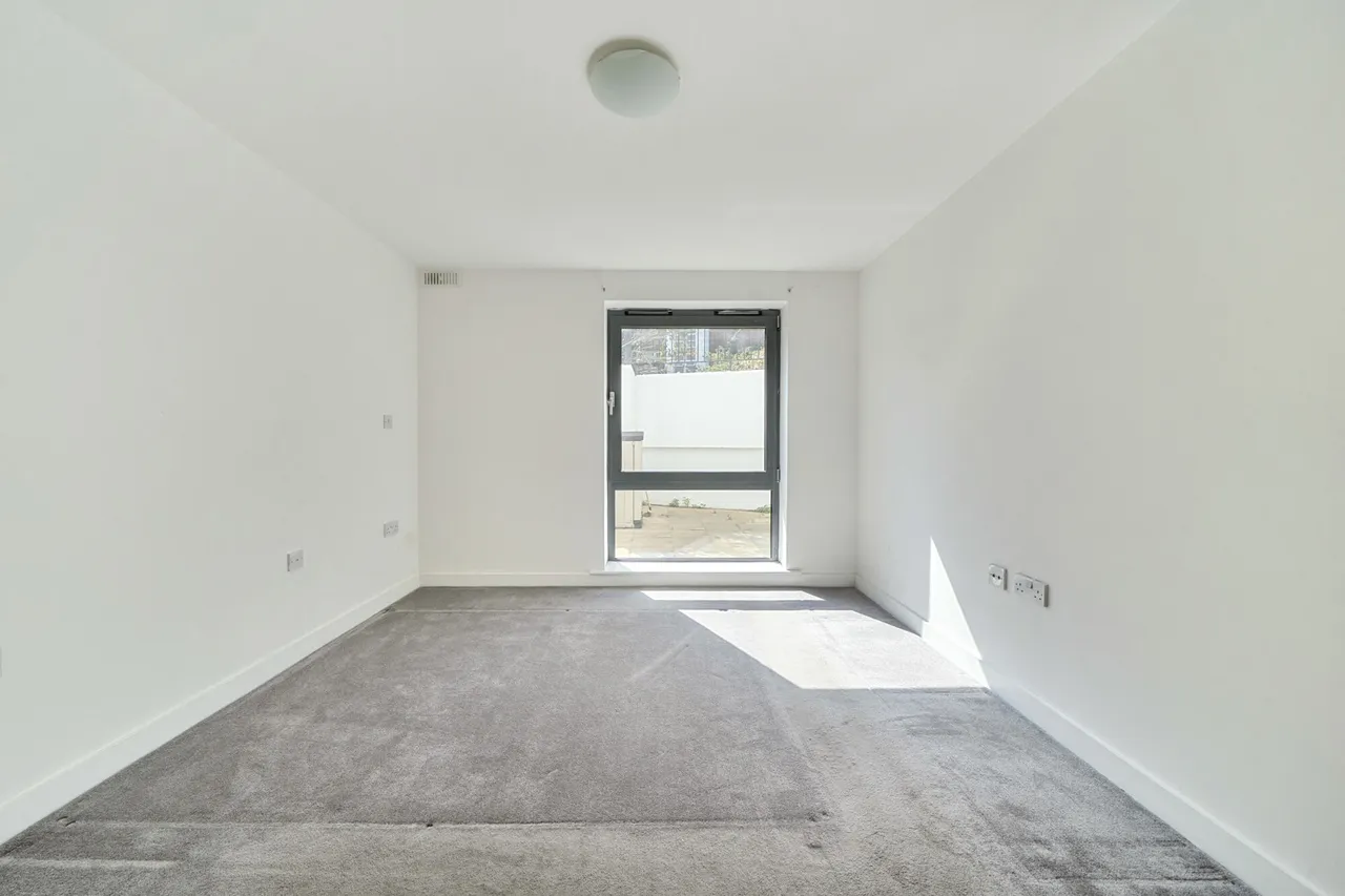Uxbridge Road, Ealing, W13, photo 12
