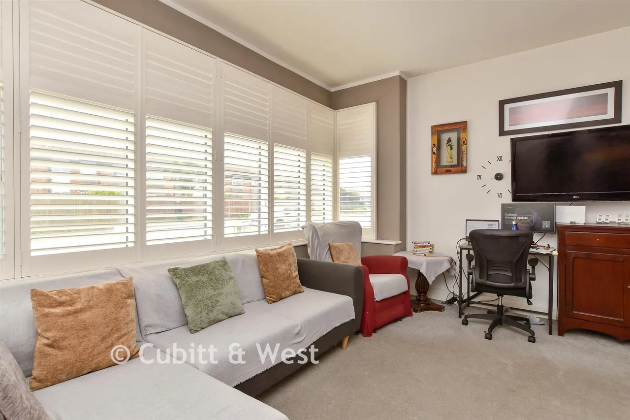South Coast Road, Peacehaven, BN10, photo 5