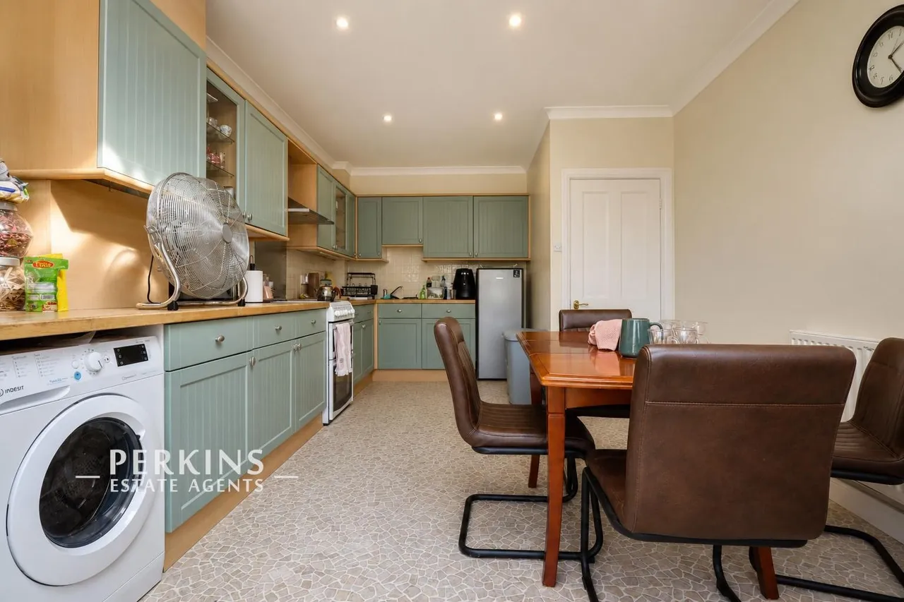 Ravenor Park Road, Greenford, UB6, photo 2