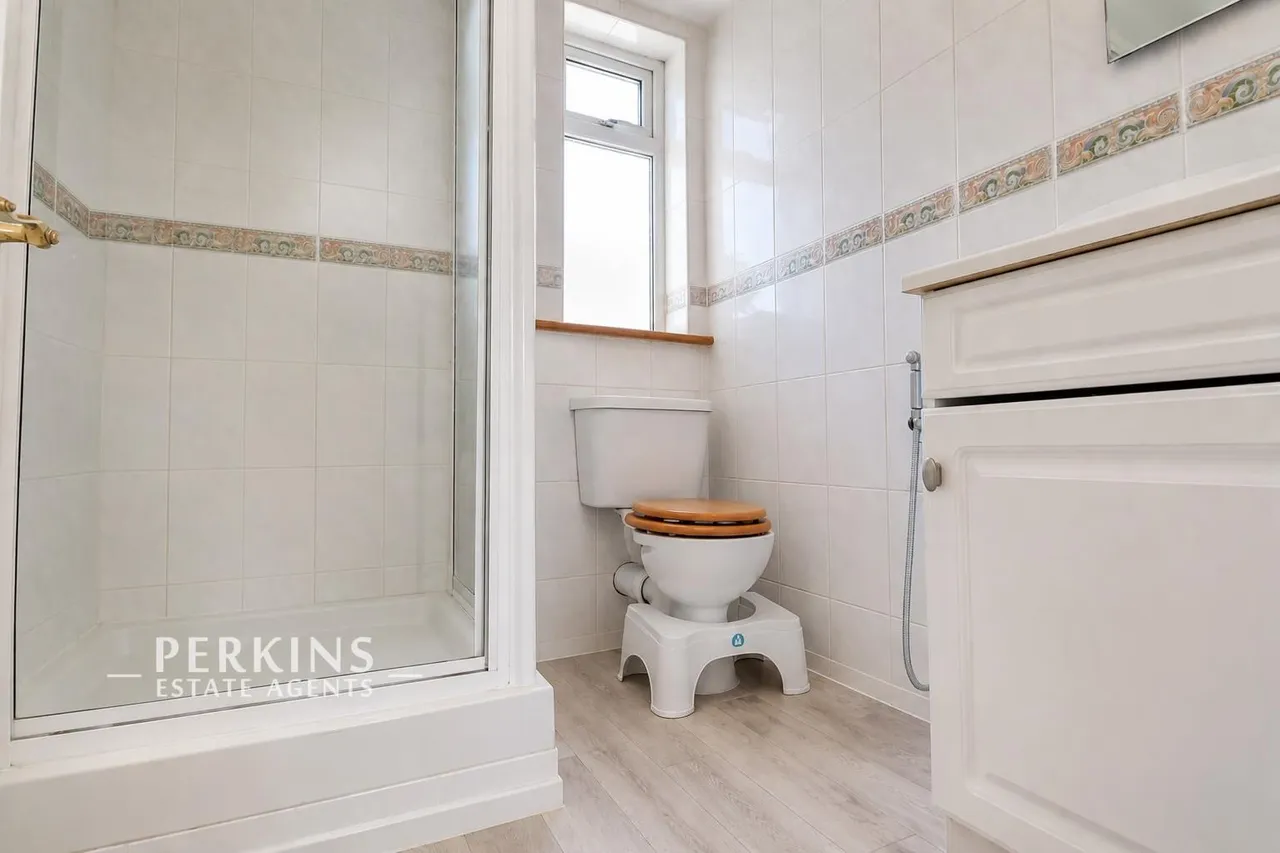 Ravenor Park Road, Greenford, UB6, photo 5