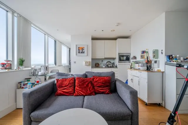 High Street, Slough, SL1, photo 12