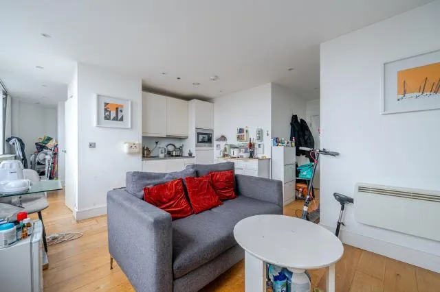 High Street, Slough, SL1, photo 14