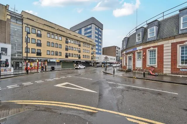 High Street, Slough, SL1, photo 16