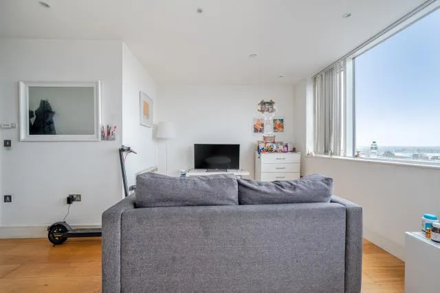 High Street, Slough, SL1, photo 8