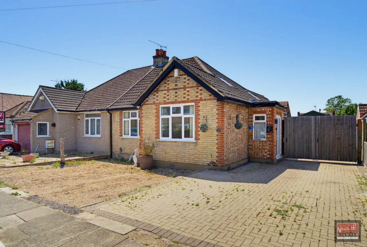 3 bed house for sale, Cecil Road, Ashford
