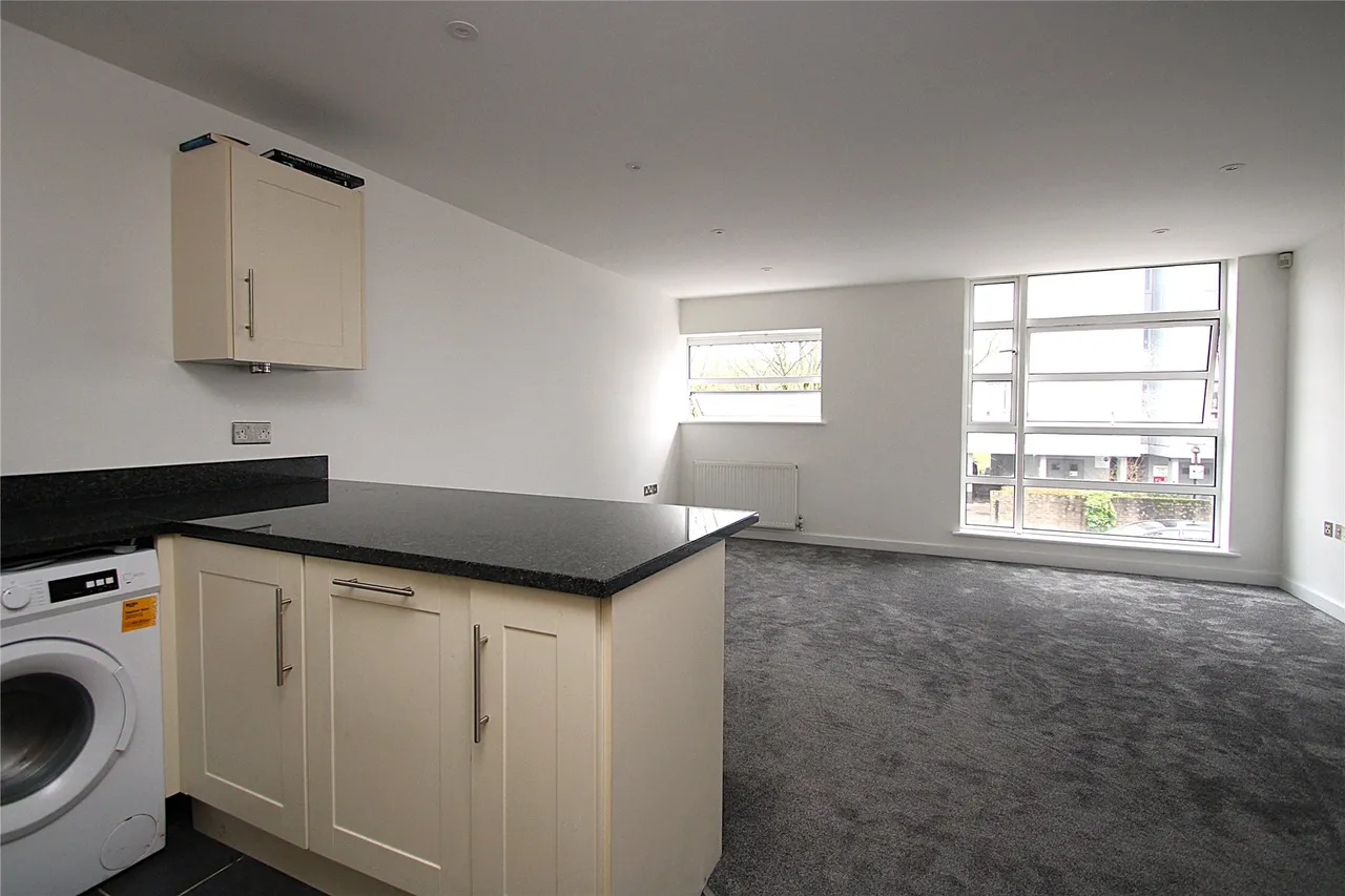 Bridge Road, Walton-On-Thames, KT12, photo 6