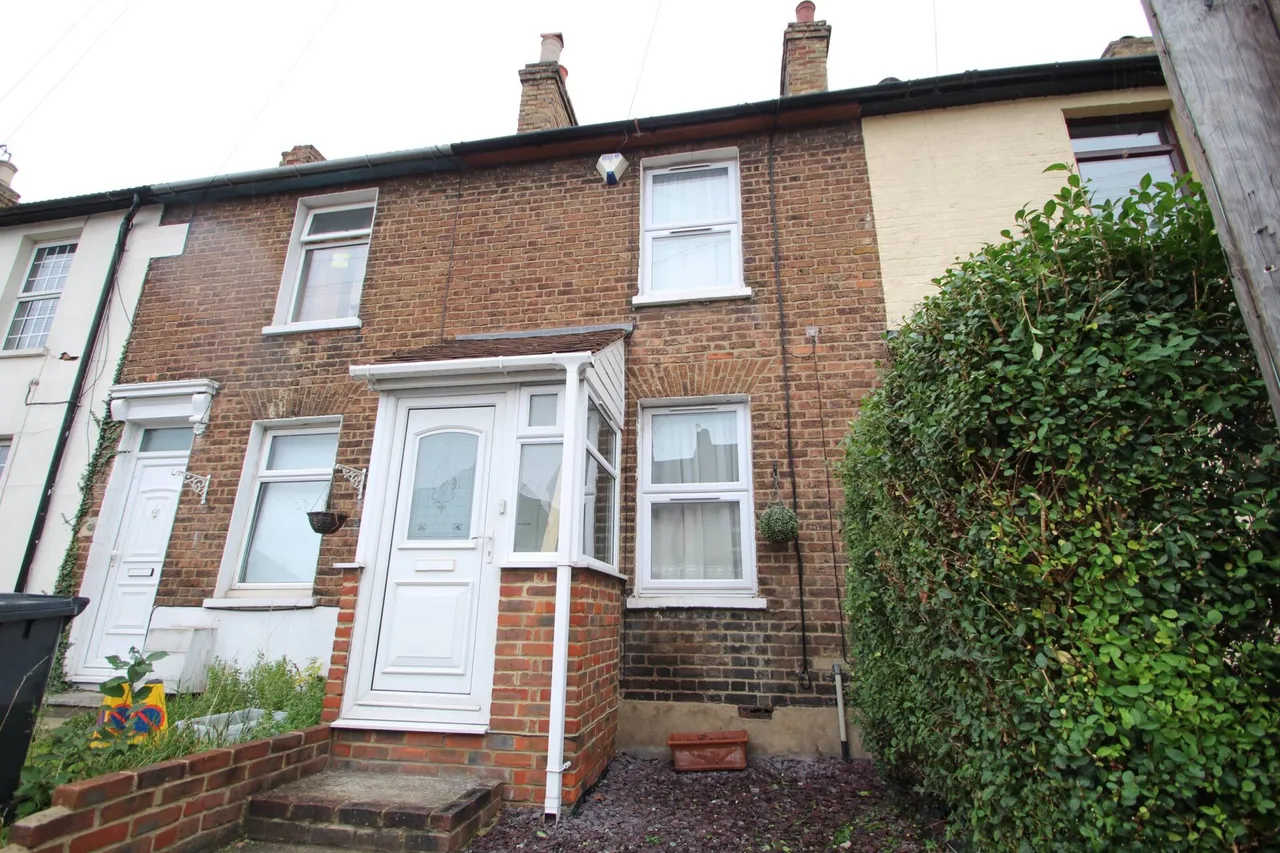 2 bed house for sale — Great Queen Street, Dartford