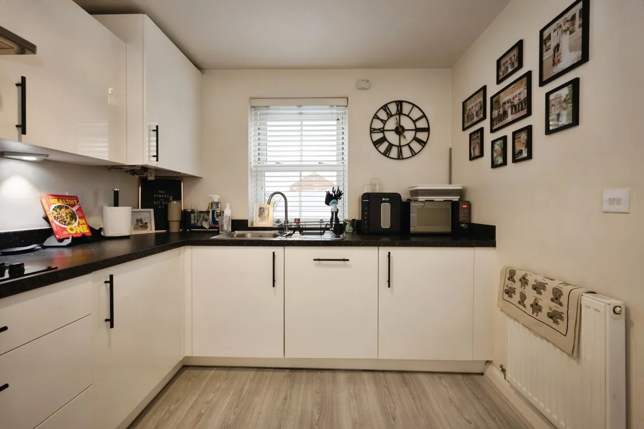 Danegeld Avenue, Great Denham, Bedford, Bedfordshire, MK40, photo 4