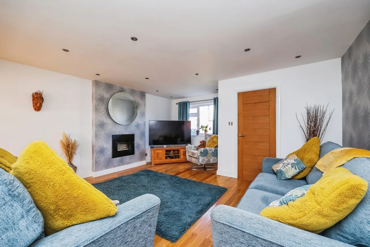 Whyston Court, Hucknall, NG15, photo 2