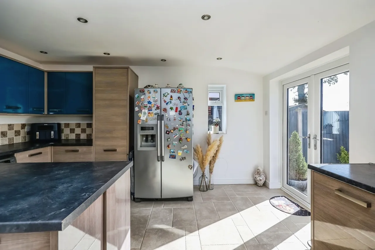 Whyston Court, Hucknall, NG15, photo 9