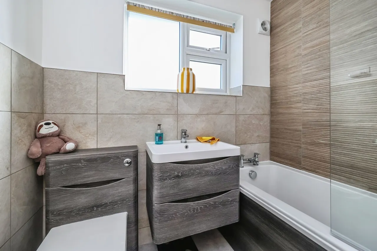 Whyston Court, Hucknall, NG15, photo 18