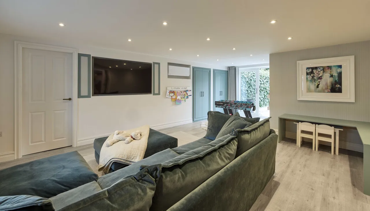 Gilbert Road, Hale, WA15, photo 14