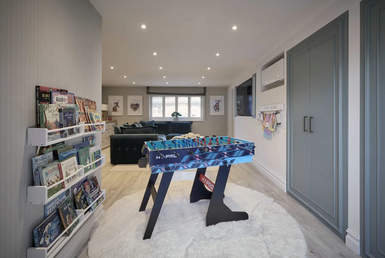 Gilbert Road, Hale, WA15, photo 15