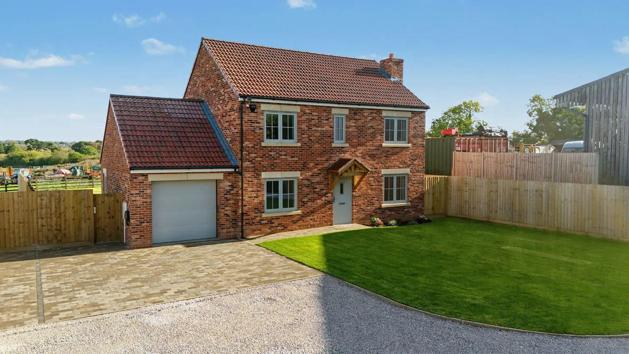 Off Main Road, LE14, photo 15