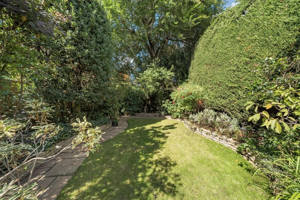 Woodham Lane, Addlestone, KT15, photo 8