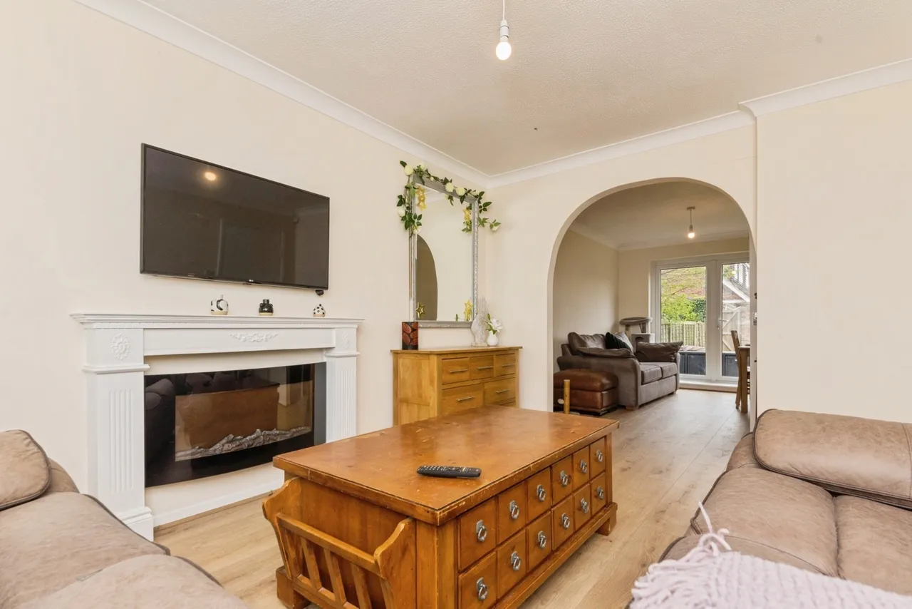 Farmleigh Avenue, Clacton-on-Sea, Essex, CO15, photo 2