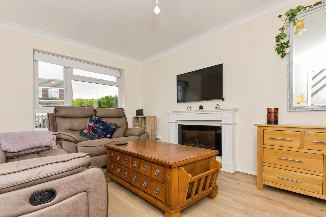 3 bed house for sale — Farmleigh Avenue, Clacton-on-Sea, Essex, CO15