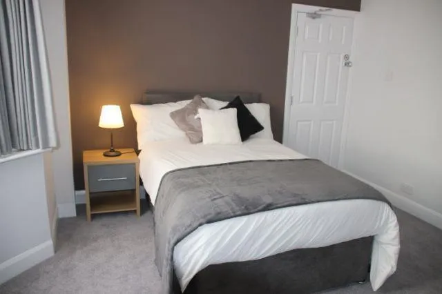 1 bed house to rent — Vicarage Road, WATFORD