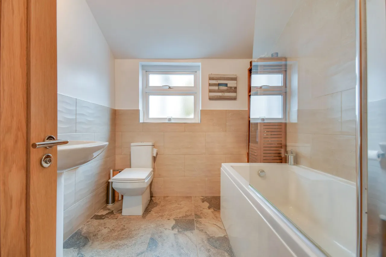 1 Prospect Villa, 10 Heath Road, Ramsden Heath, Billericay, Essex, CM11 1NA, photo 18