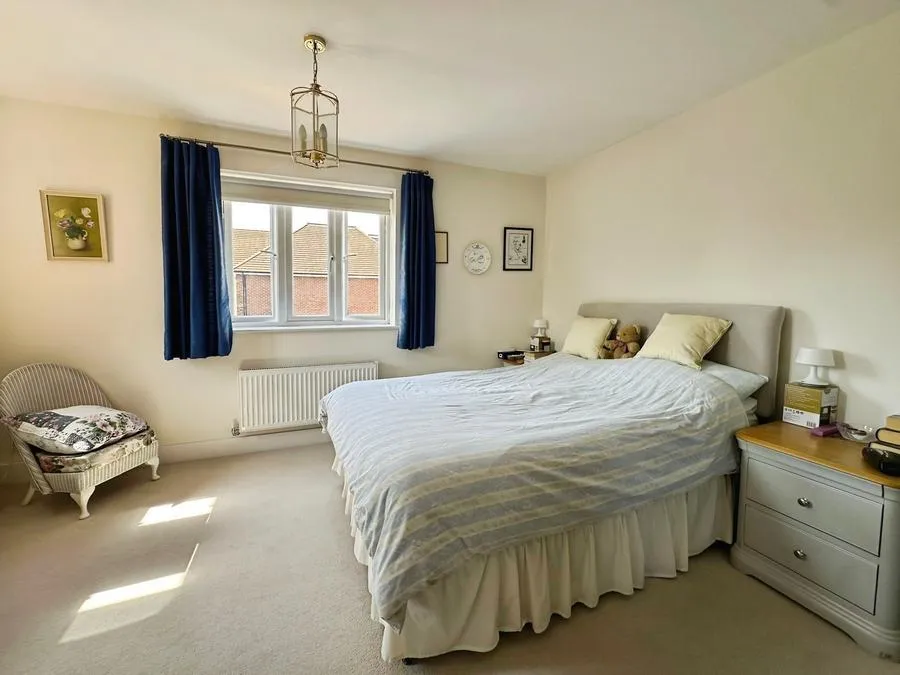 Knight Close, Crookham Village, GU51, photo 27
