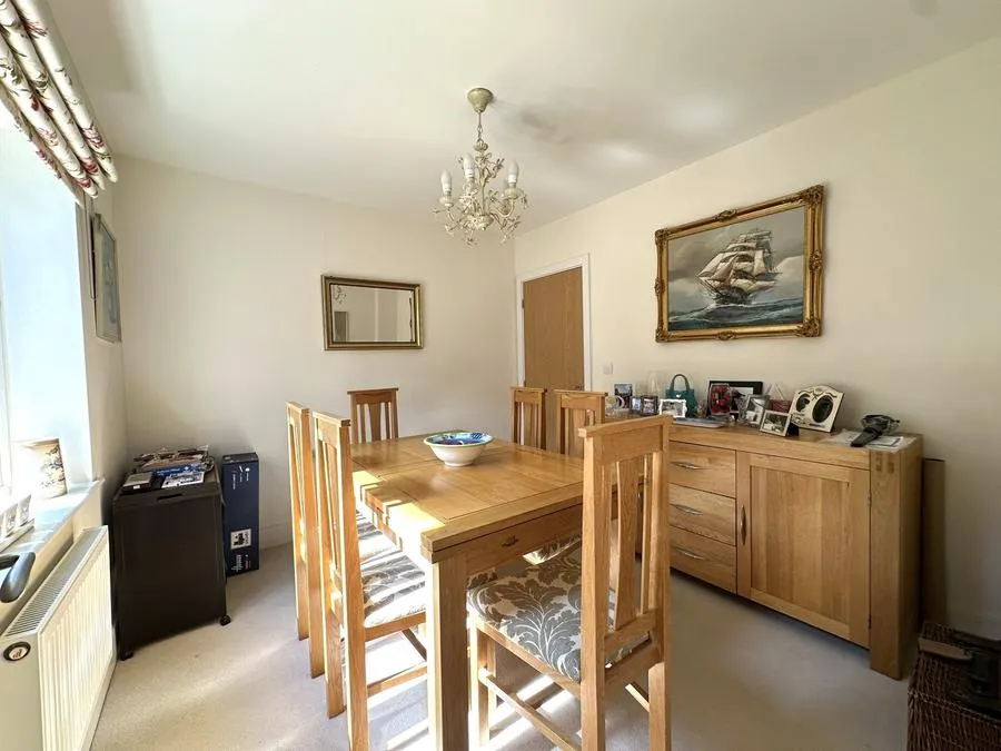 Knight Close, Crookham Village, GU51, photo 10