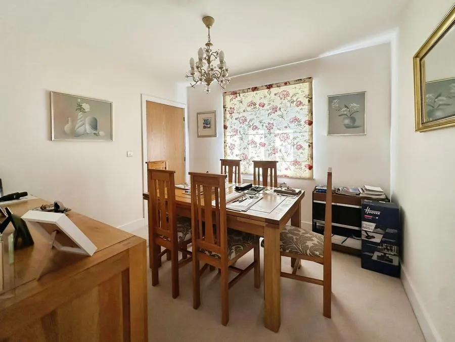Knight Close, Crookham Village, GU51, photo 25