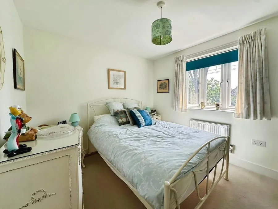 Knight Close, Crookham Village, GU51, photo 6