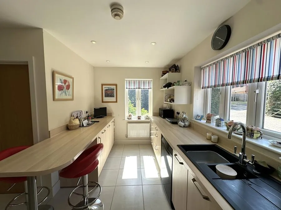 Knight Close, Crookham Village, GU51, photo 23