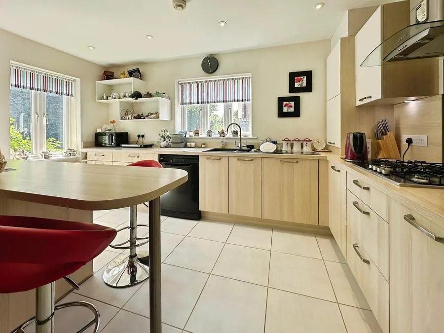 Knight Close, Crookham Village, GU51, photo 24