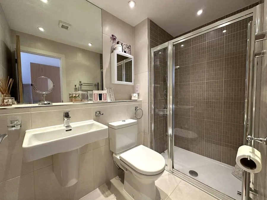 Knight Close, Crookham Village, GU51, photo 30