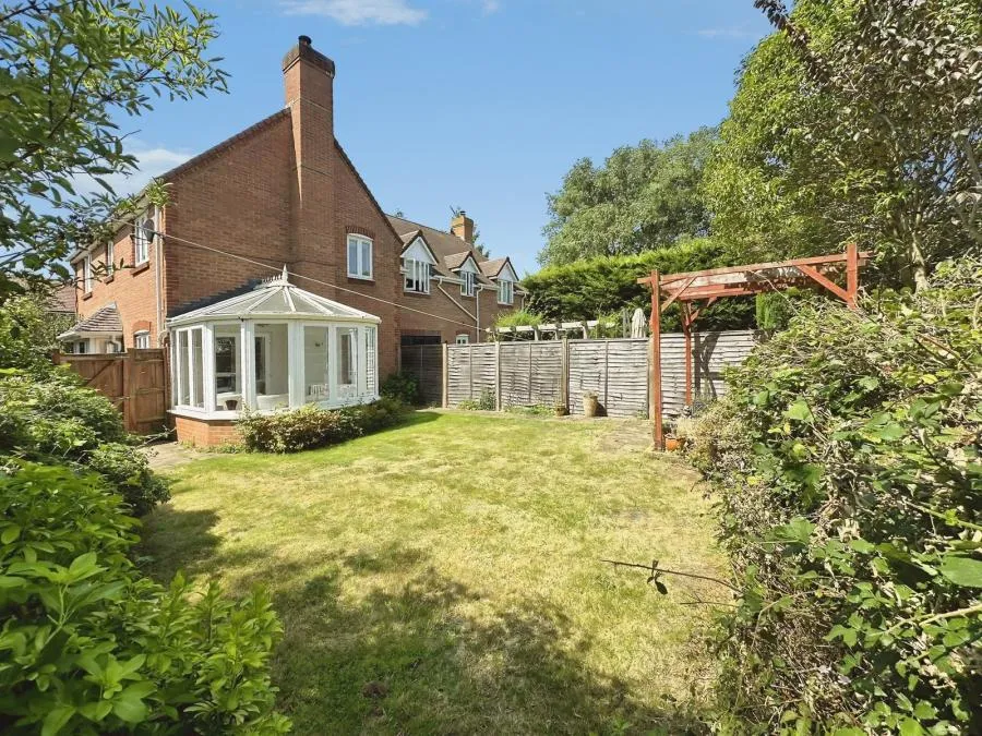 Knight Close, Crookham Village, GU51, photo 20