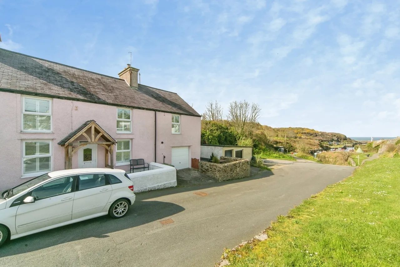 4 bed house for sale, Quay Street, Amlwch, LL68
