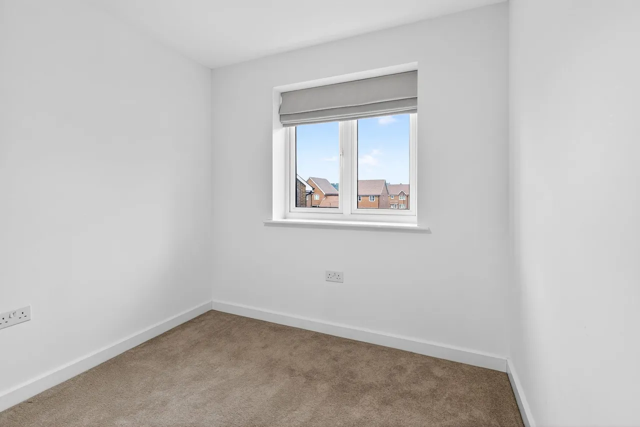 Pasteur Avenue, Faygate, RH12, photo 18