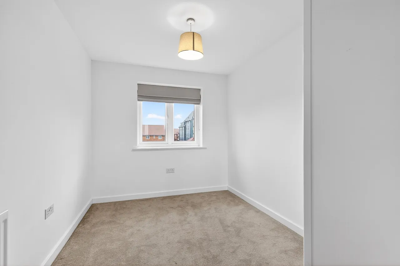 Pasteur Avenue, Faygate, RH12, photo 17