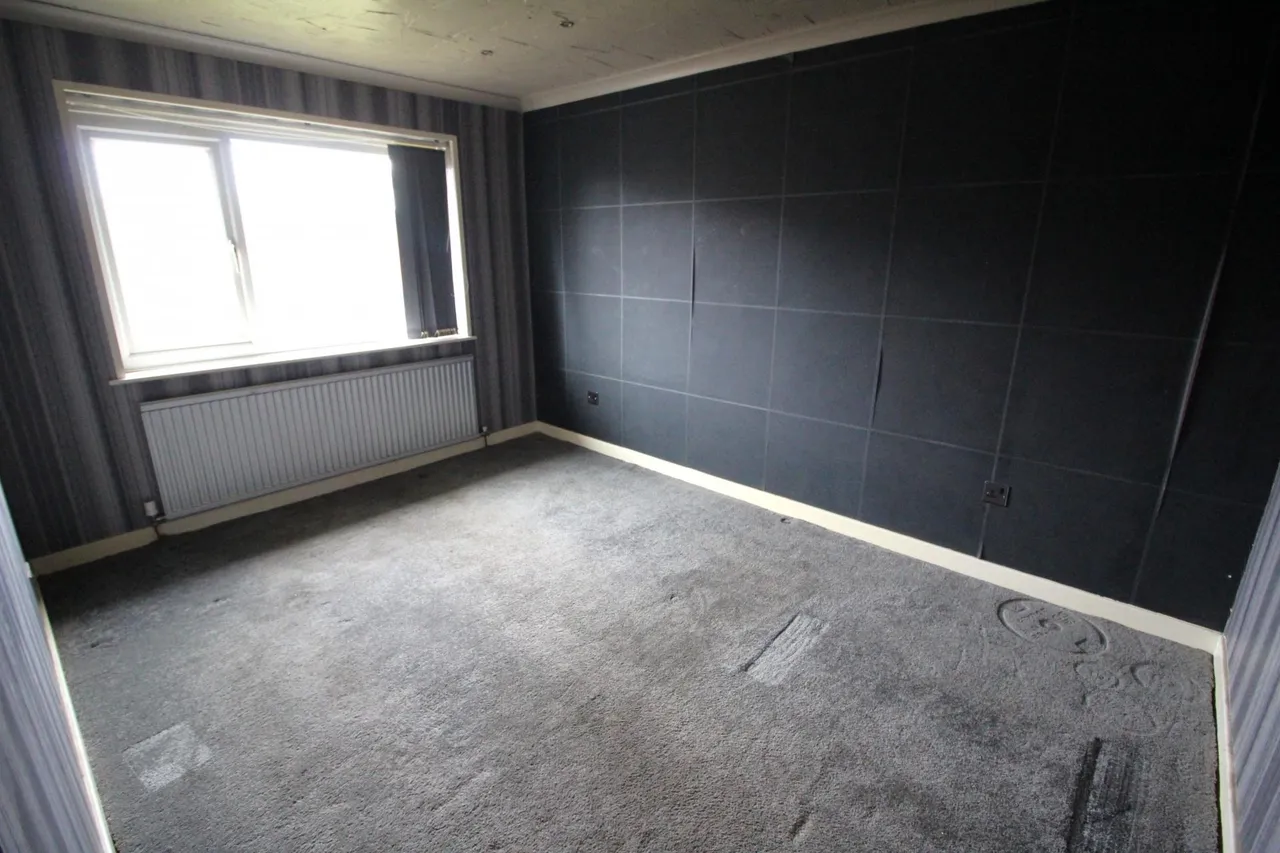 Glendon Court, Oldham, OL1, photo 8