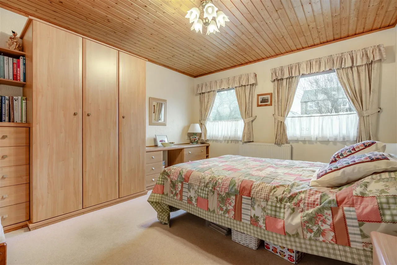 Whitefields Drive, Richmond, photo 8