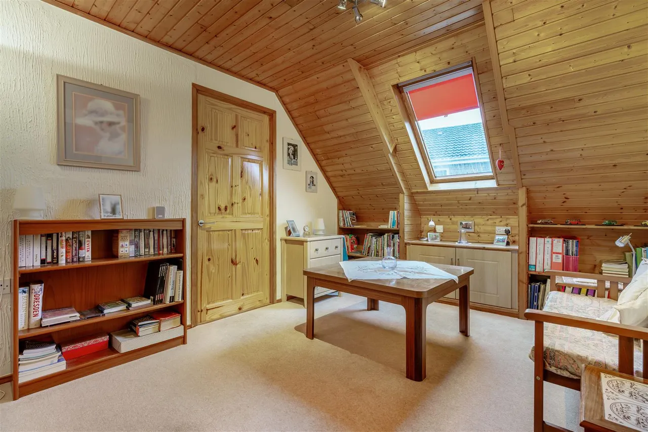 Whitefields Drive, Richmond, photo 11
