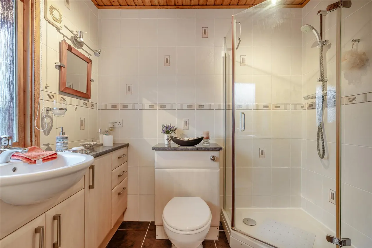 Whitefields Drive, Richmond, photo 9