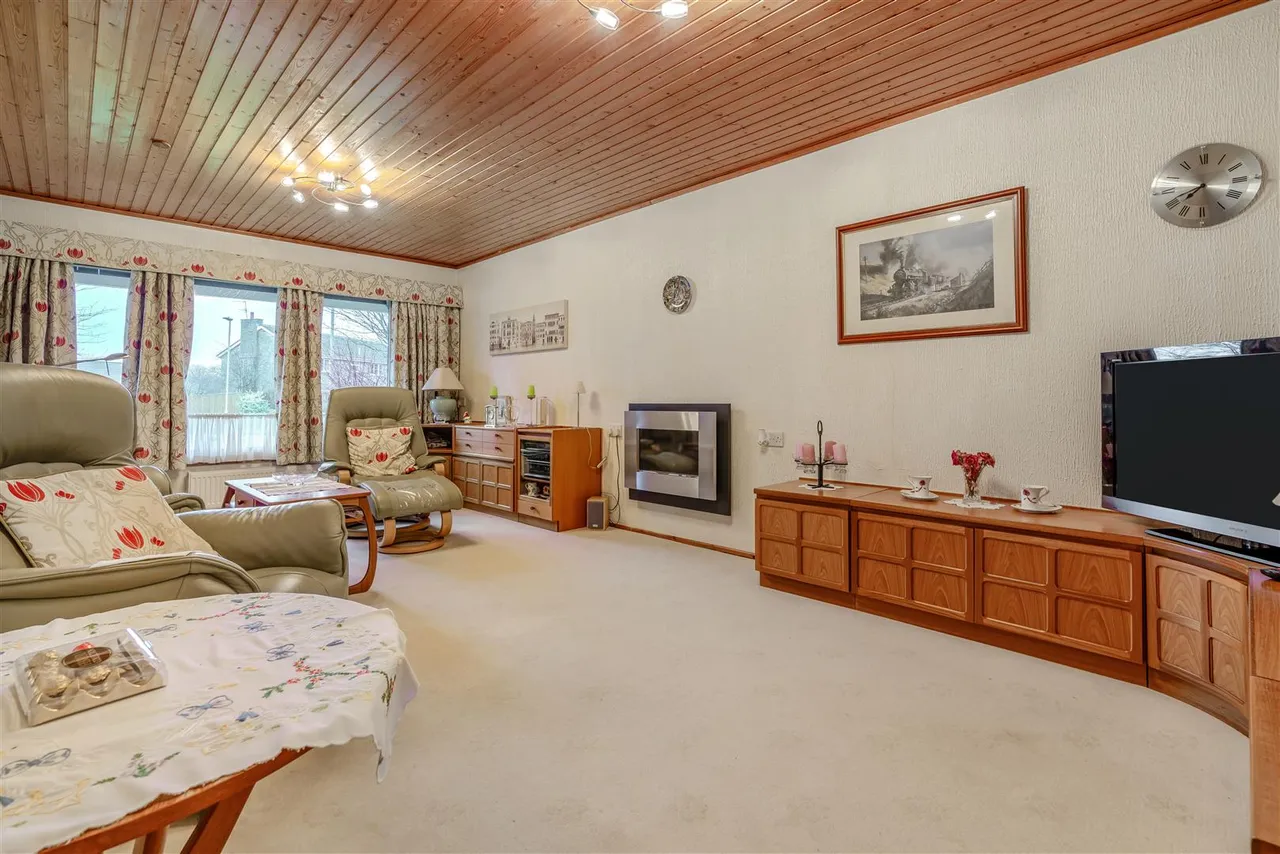 Whitefields Drive, Richmond, photo 2