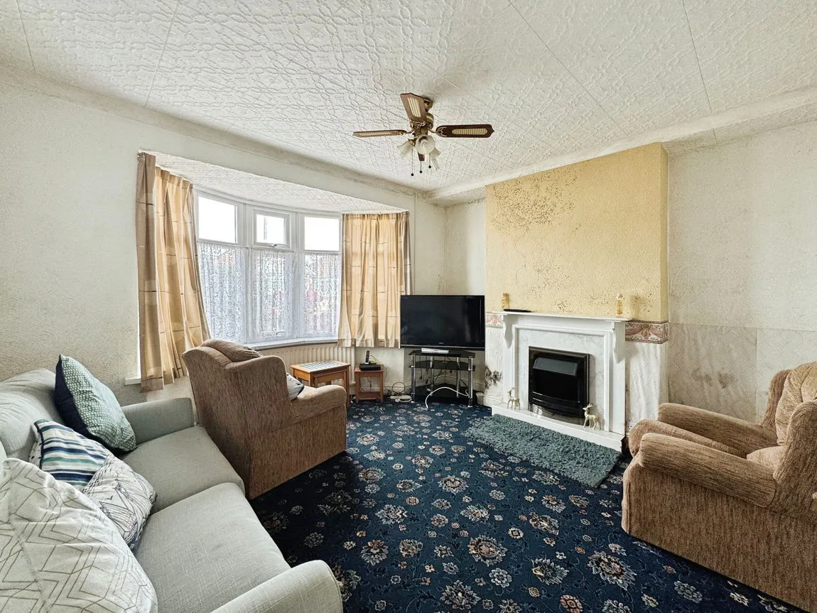 Knowles Avenue, Rhyl, Denbighshire, LL18 3TU, photo 2