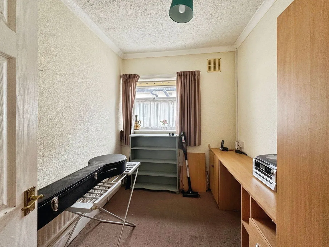 Knowles Avenue, Rhyl, Denbighshire, LL18 3TU, photo 7
