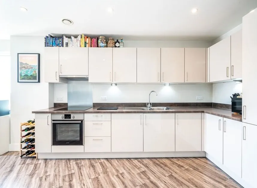 White Bear Lane, Hounslow, TW3, photo 3