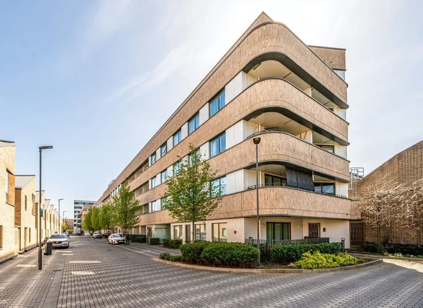 1 bed flat for sale, White Bear Lane, Hounslow, TW3